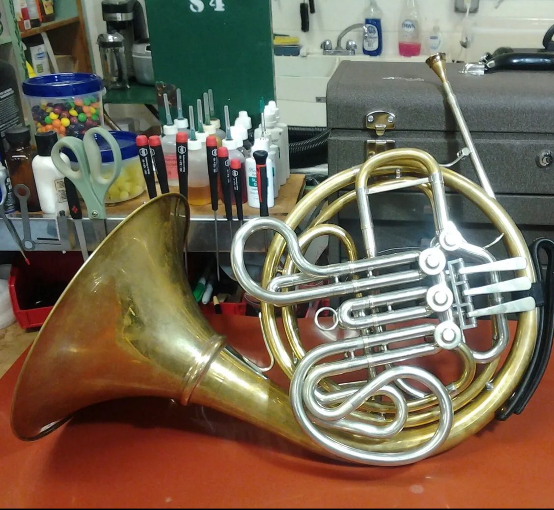 Fidelio horn front view